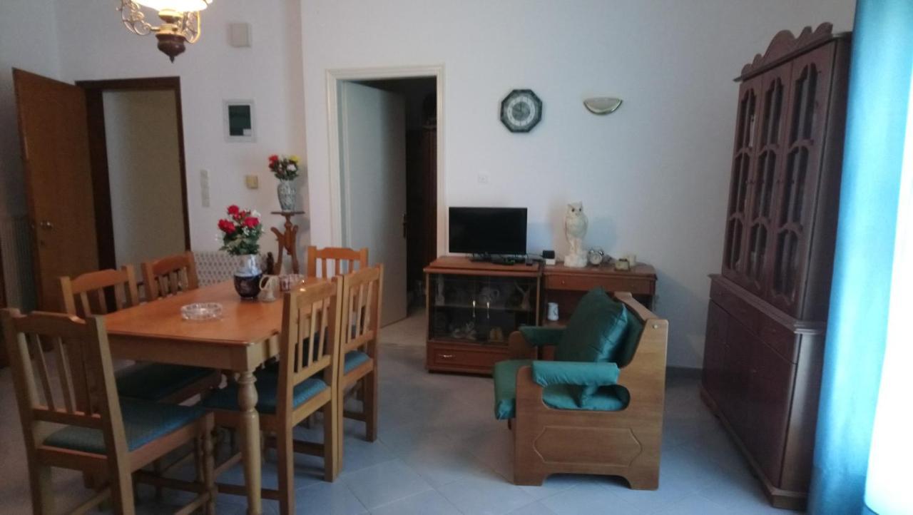 Vacation House In Stroggili Agios Ioannis Peristerion Exterior foto