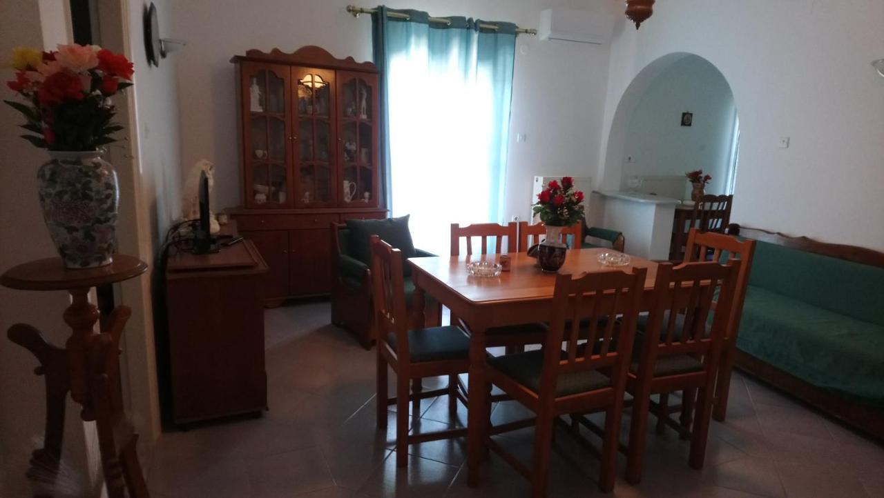 Vacation House In Stroggili Agios Ioannis Peristerion Exterior foto
